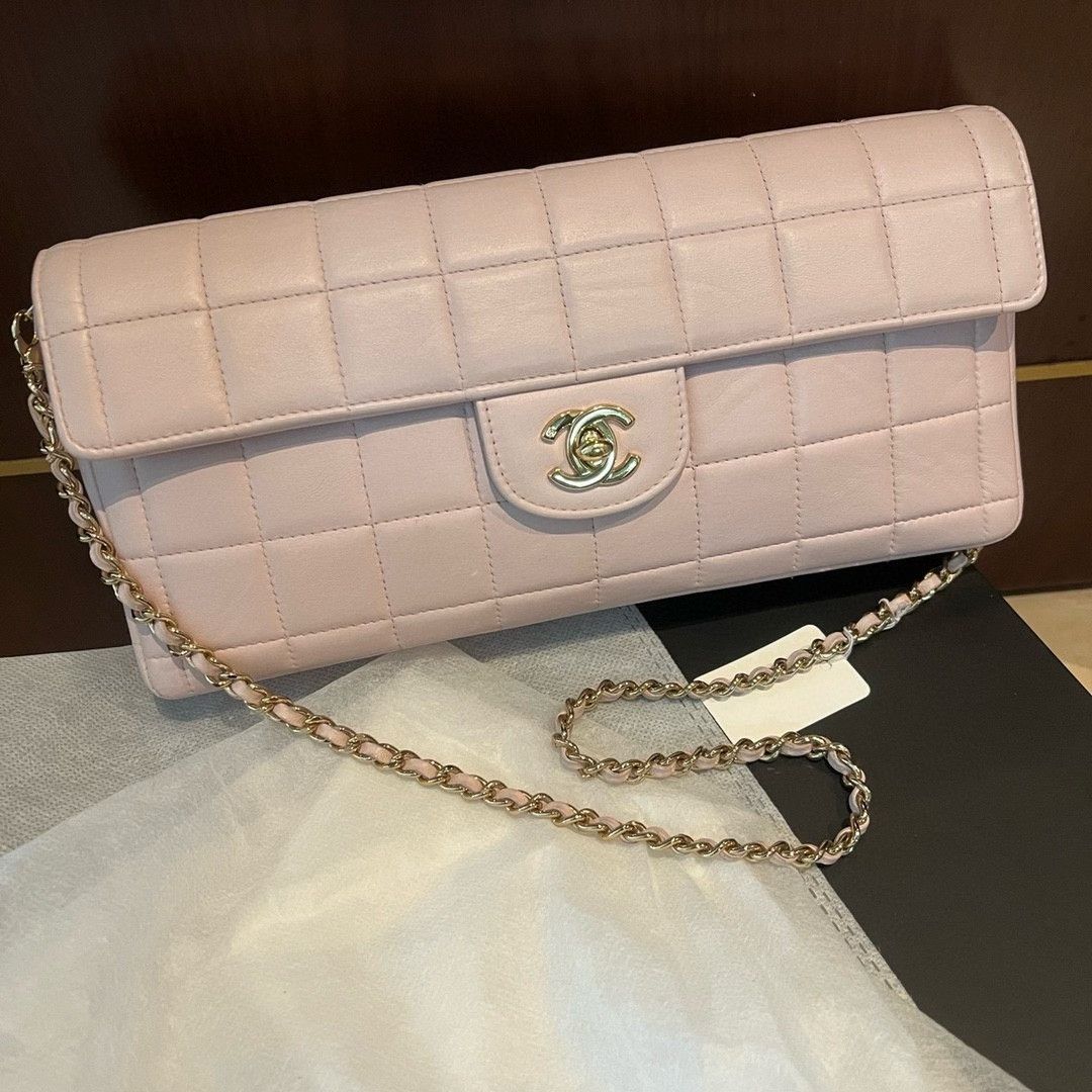 Chanel Pre-loved Bag Very good condition Size ONE SIZE - 1 Thumbnail