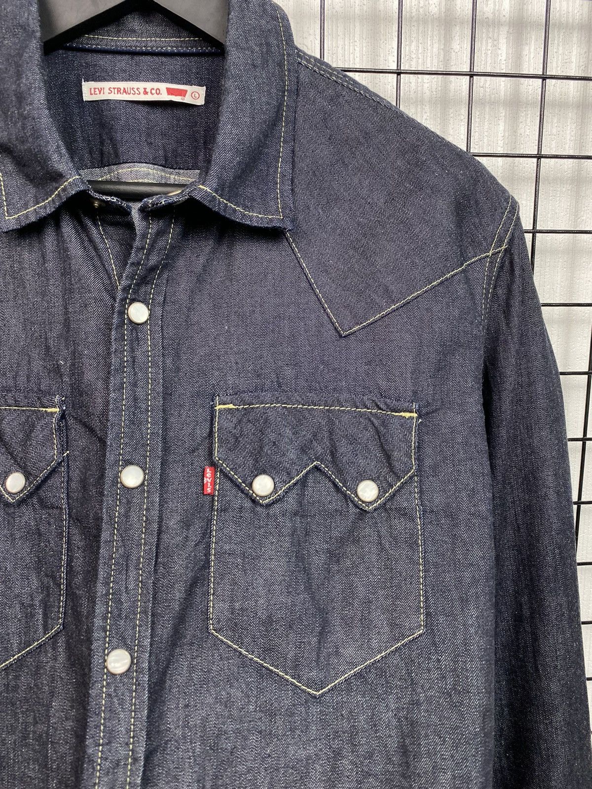 Levi's × Levi's Vintage Clothing × Vintage Vintage Levi’s Strauss & Co Denim Shirt Men’s L Navy Size US L / EU 52-54 / 3 - 6 Thumbnail