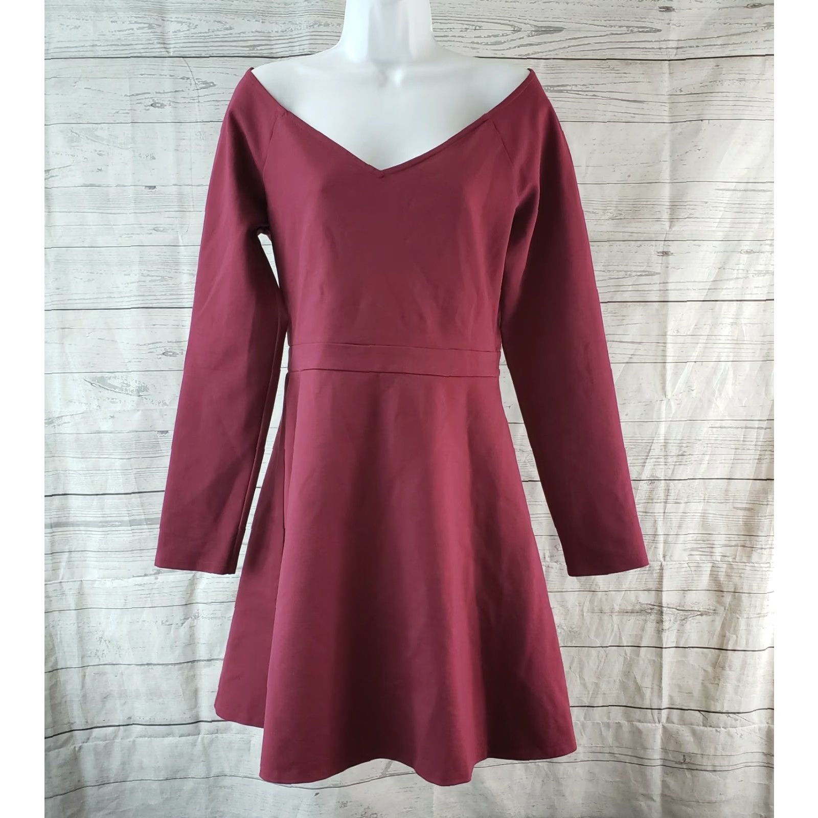 Vintage Sunday Best Sparrow Ponte Knit Dress Sz Large Red Long Sleeve V-Neck Pullover Fit & Flare Womens Size L / US 10 / IT 46 - 2 Thumbnail