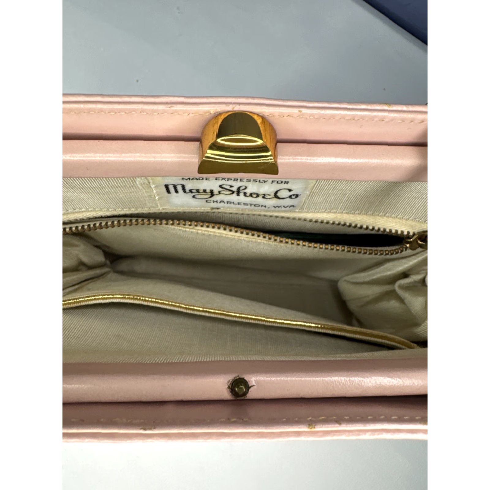 CO VINTAGE May Shoe Co Purse Bag Charleston WV Gold Chain Soft Pink Purse Pink Bag Womens Vintage Size ONE SIZE - 8 Thumbnail