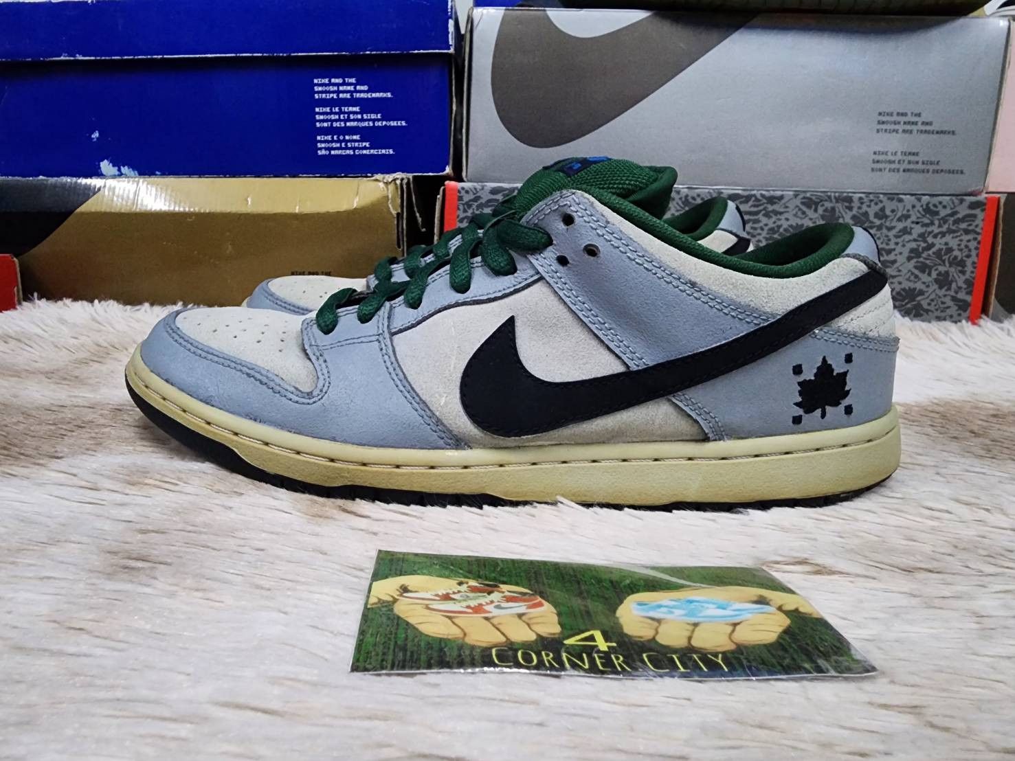 Nike Nike Sb Dunk Low Maple Leaf Size US 9.5 / EU 42-43 - 1 Thumbnail