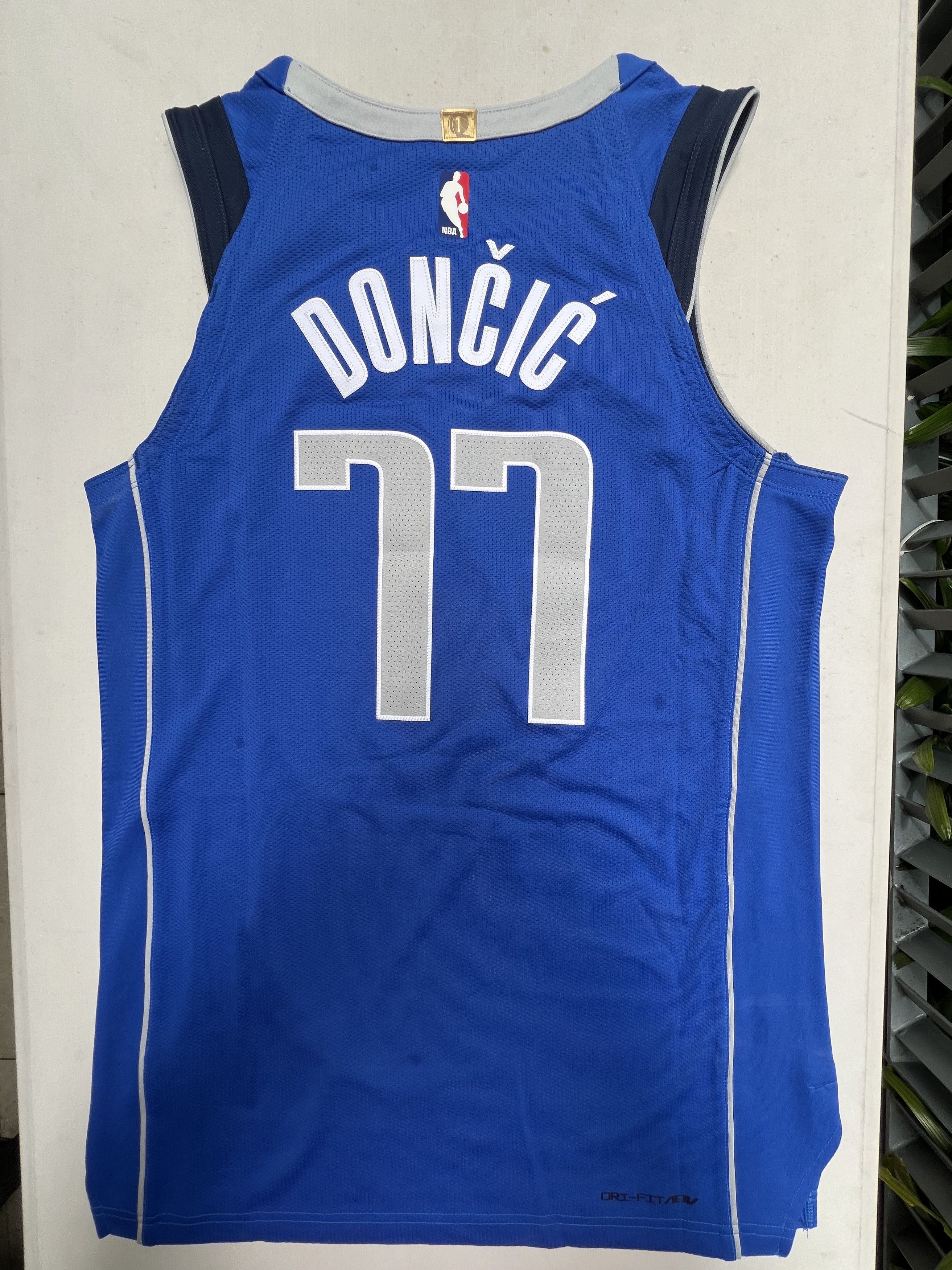 NBA × Nike Luka Doncic Dallas Mavericks 2024/2025 Icon Authentic Jersey Size US M / EU 48-50 / 2 - 2 Thumbnail