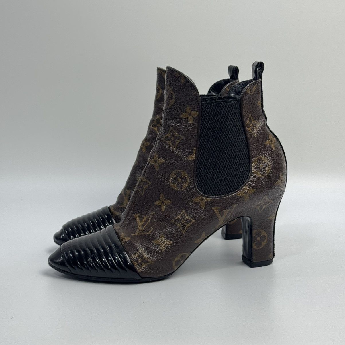 Louis Vuitton Louis Vuitton Monogram Revival Ankle Boots Size US 7.5 / IT 37.5 - 3 Thumbnail
