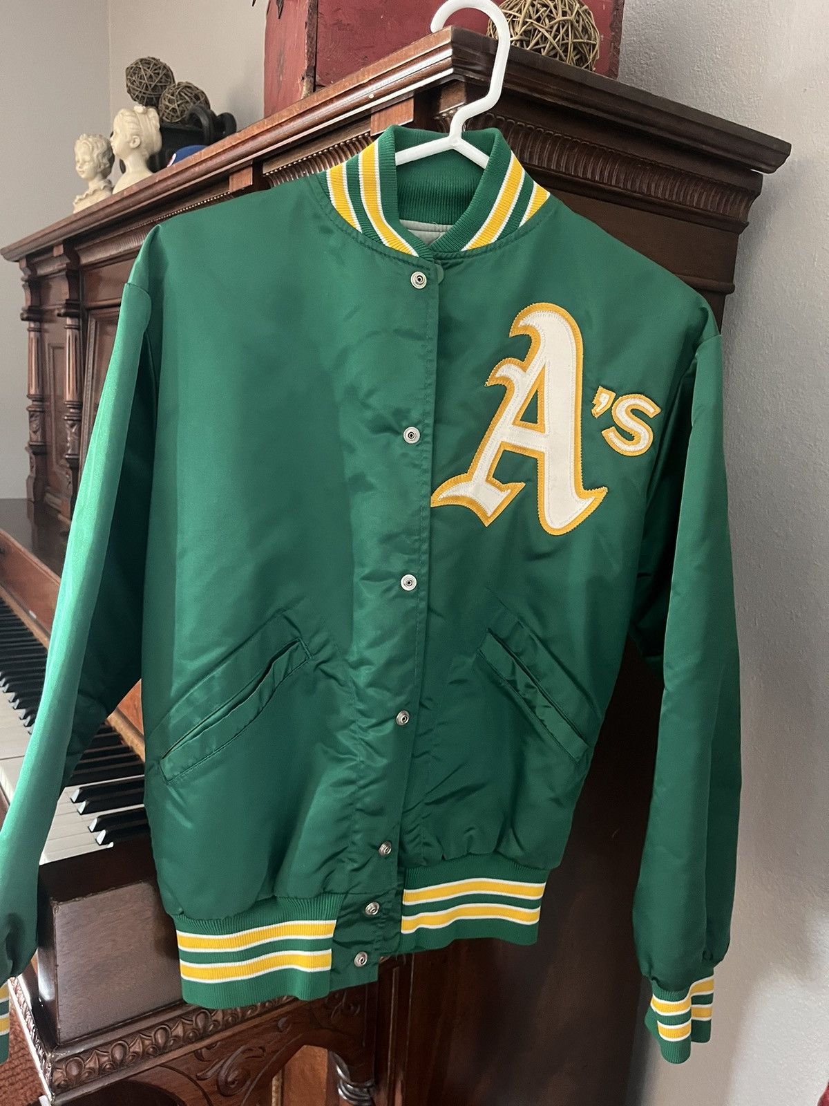 image of Oakland A’S Vintage Mcauliffe Satin Jackets in Green, Men's (Size Small)