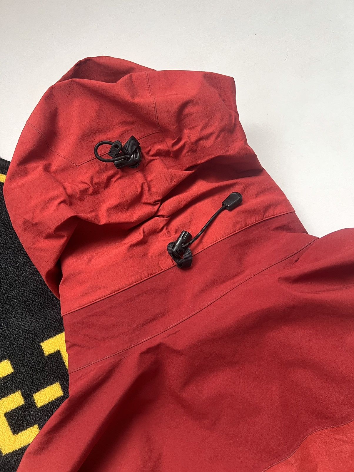 Arc'teryx 🔥Vintage 2004 Arcteryx Theta SV Sangria Red Gore-Tex Jacket Size US XL / EU 56 / 4 - 18 Thumbnail