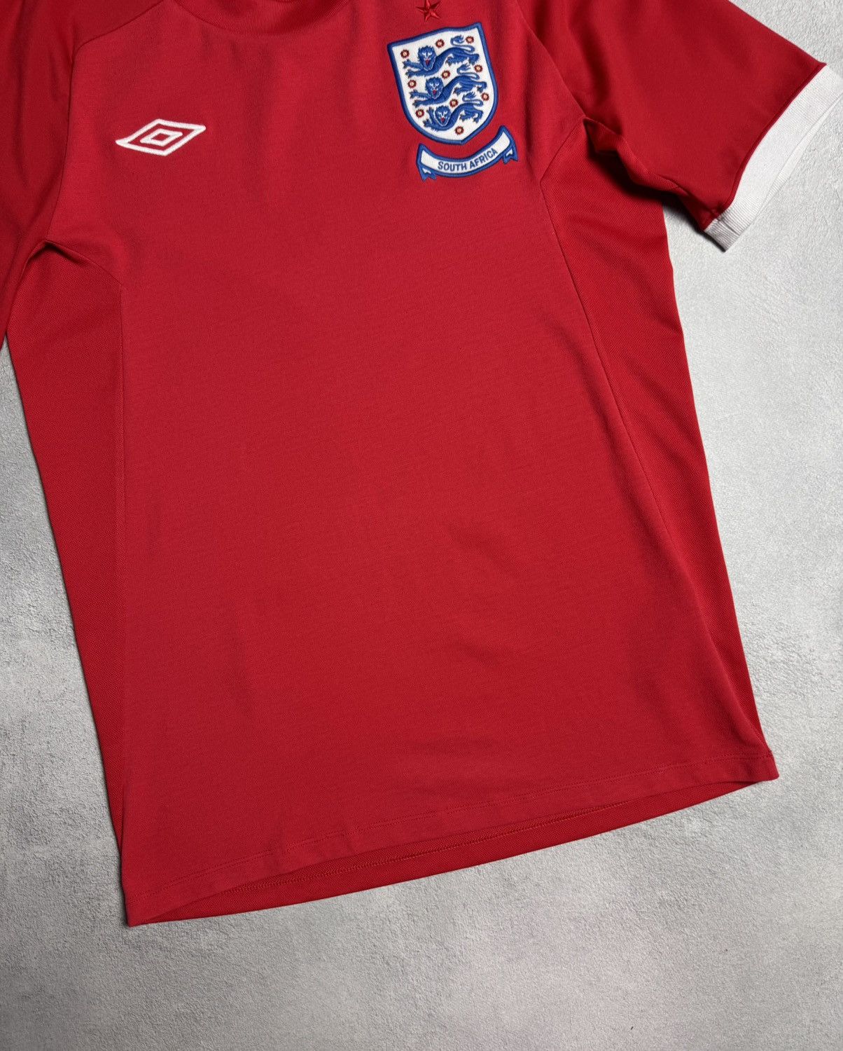 Umbro England 2010 2011 Away Football Shirt Soccer Jersey Umbro Size US M / EU 48-50 / 2 - 4 Thumbnail
