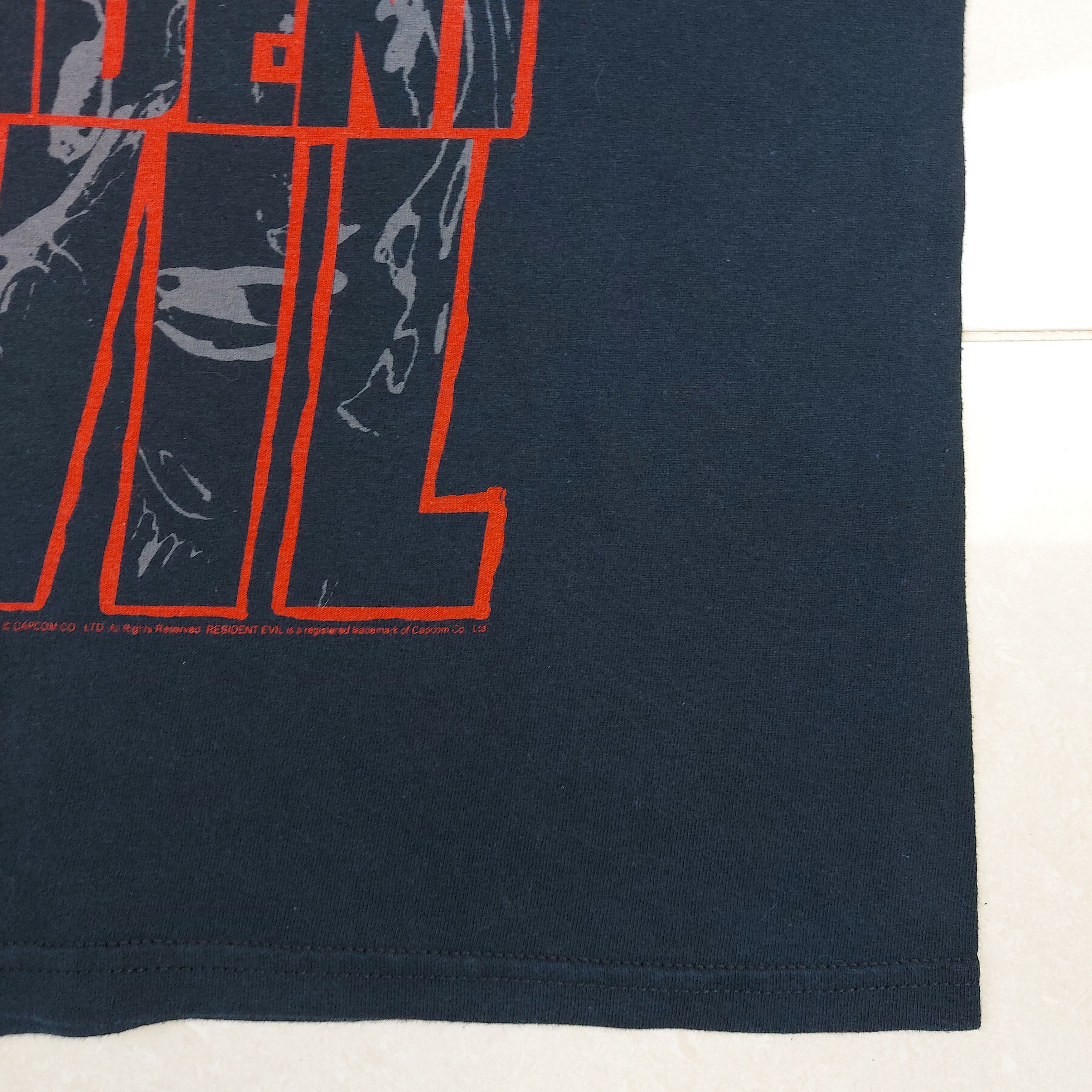 Nintendo Vintage 2006 Resident Evil Deadly Silence Tyrant T-002 TEE Size US S / EU 44-46 / 1 - 8 Thumbnail