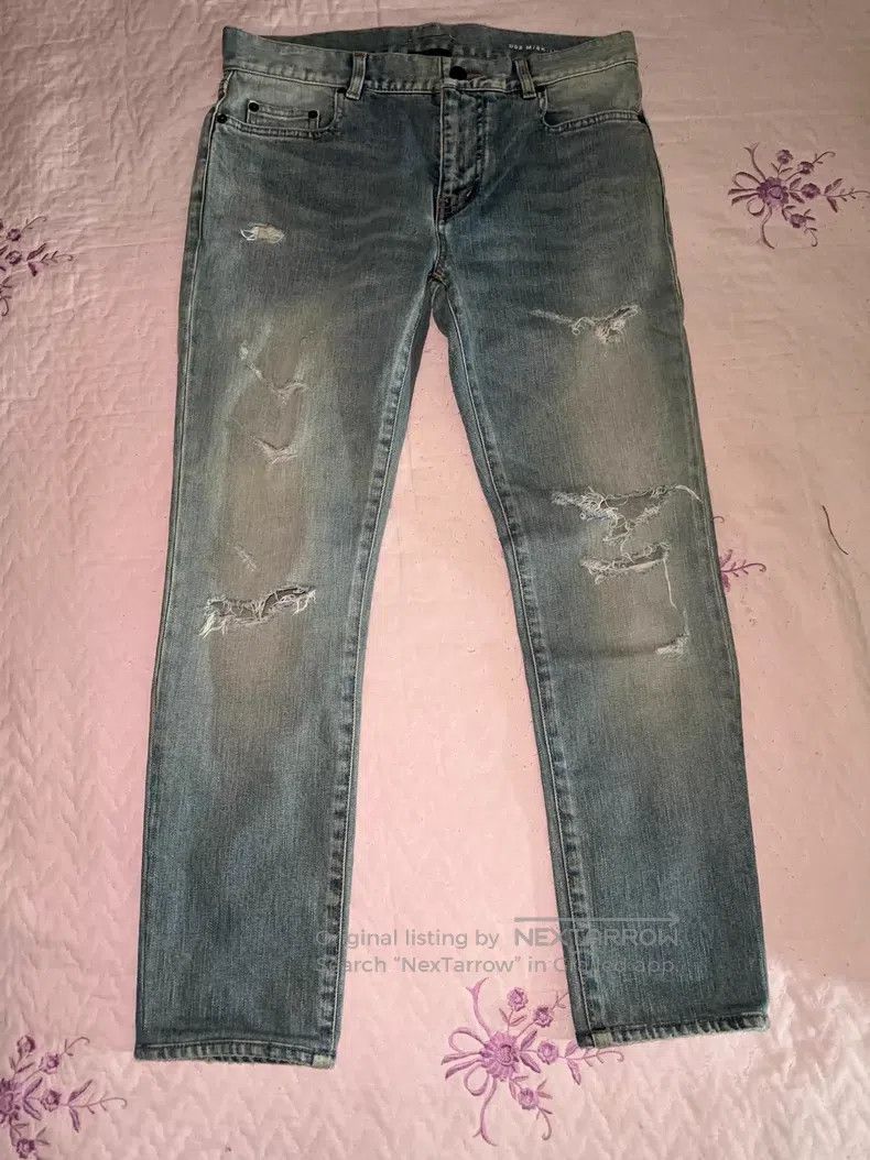 Saint Laurent Paris Saint Laurent Paris Classic ice blue wash destroyed denim Size US 30 / EU 46 - 2 Thumbnail