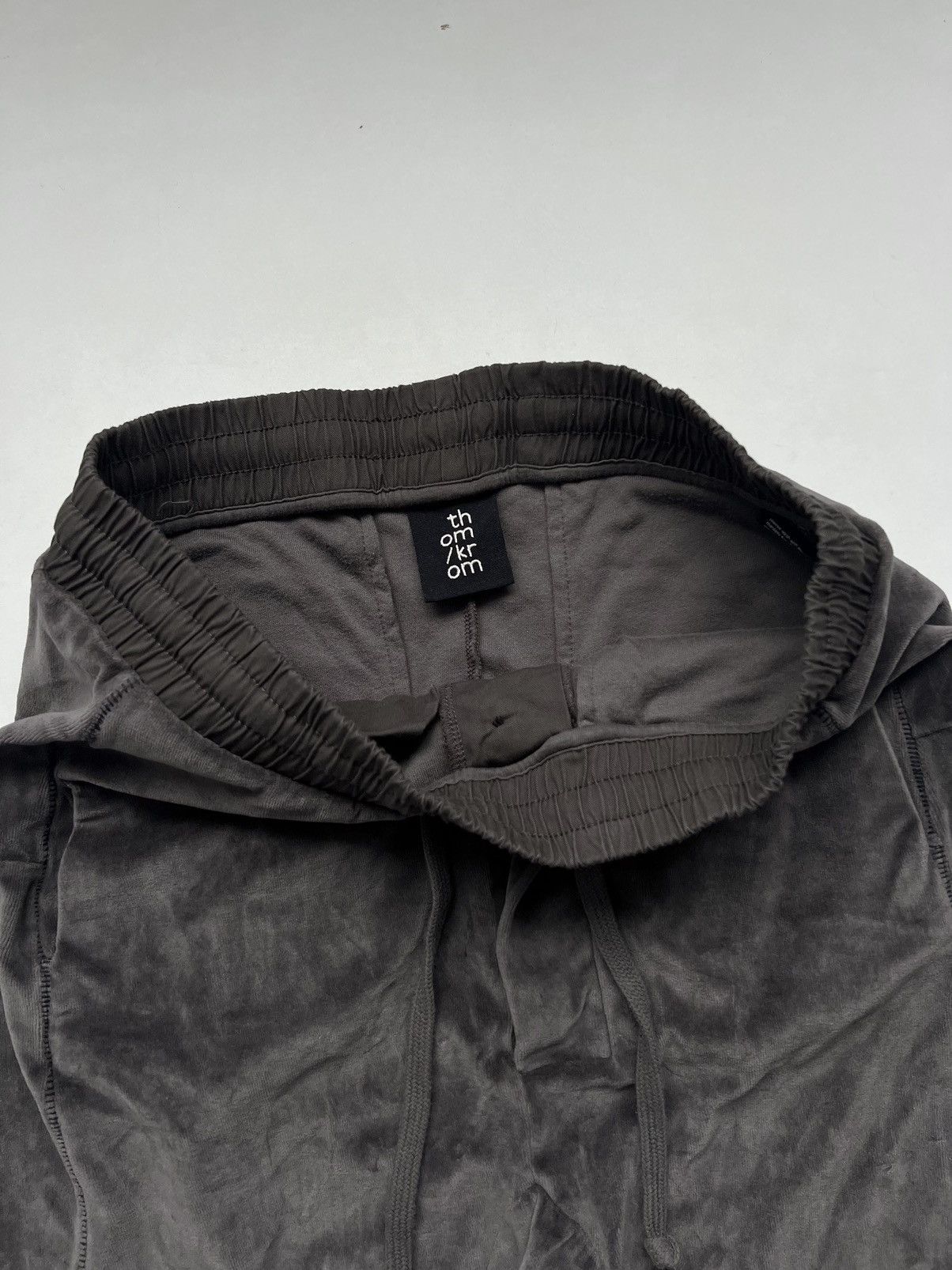 Thom Krom Thom Krom Velvet Drop Crotch Sweatpants in Taupe Size US 31 - 13 Thumbnail