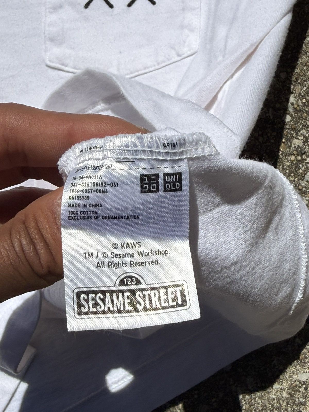 Kaws × Uniqlo White KAWS x Uniqlo x Sesame Street XX Pocket Tee Size US S / EU 44-46 / 1 - 5 Thumbnail