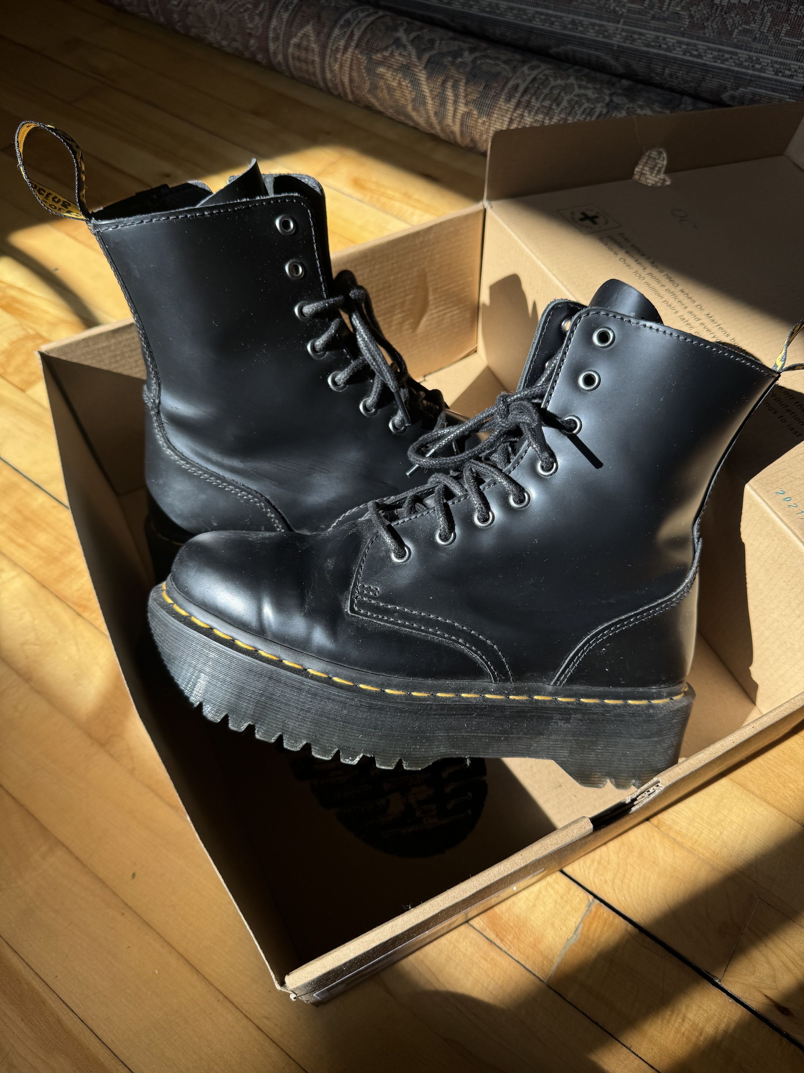 Dr. Martens Dr Martens Jadon Size US 9 / EU 42 - 1 Thumbnail