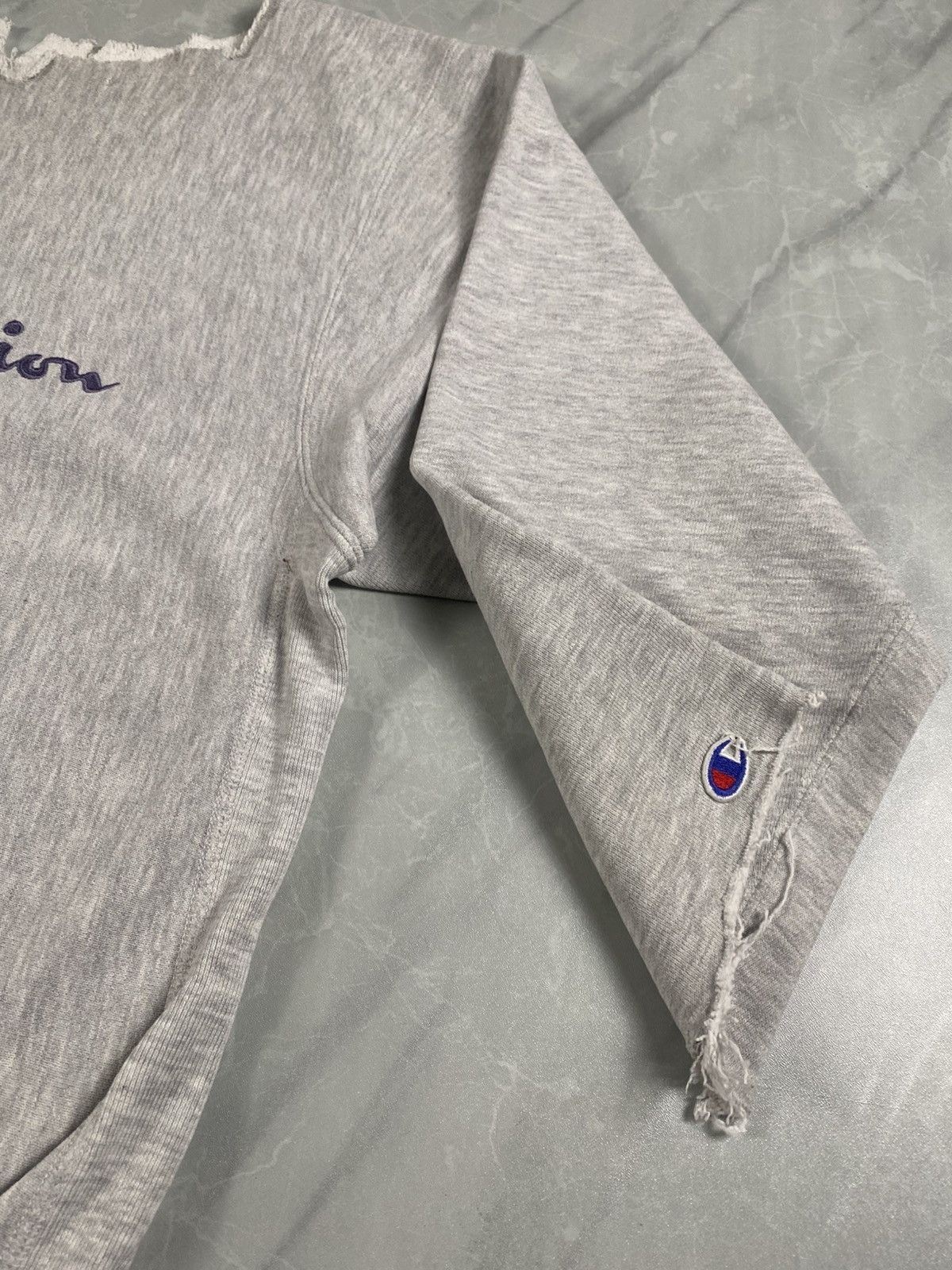 Champion Rare Vintage 90s Destroyed Reverse Weave Crewneck Size US M / EU 48-50 / 2 - 4 Thumbnail
