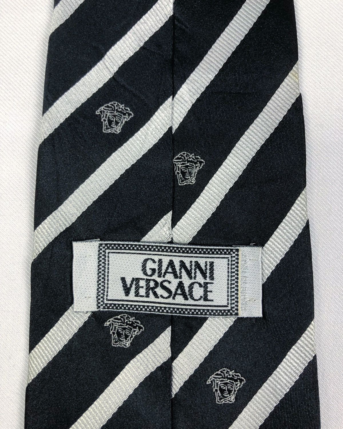 Versace Rare Vintage Gianni Versace Medusa Silk Tie Made in Italy Size ONE SIZE - 7 Thumbnail