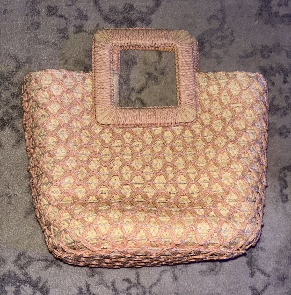The Unbranded Brand Small Light Pink Straw Tote Bag Double Handles Open Top. EUC Size ONE SIZE - 1 Thumbnail