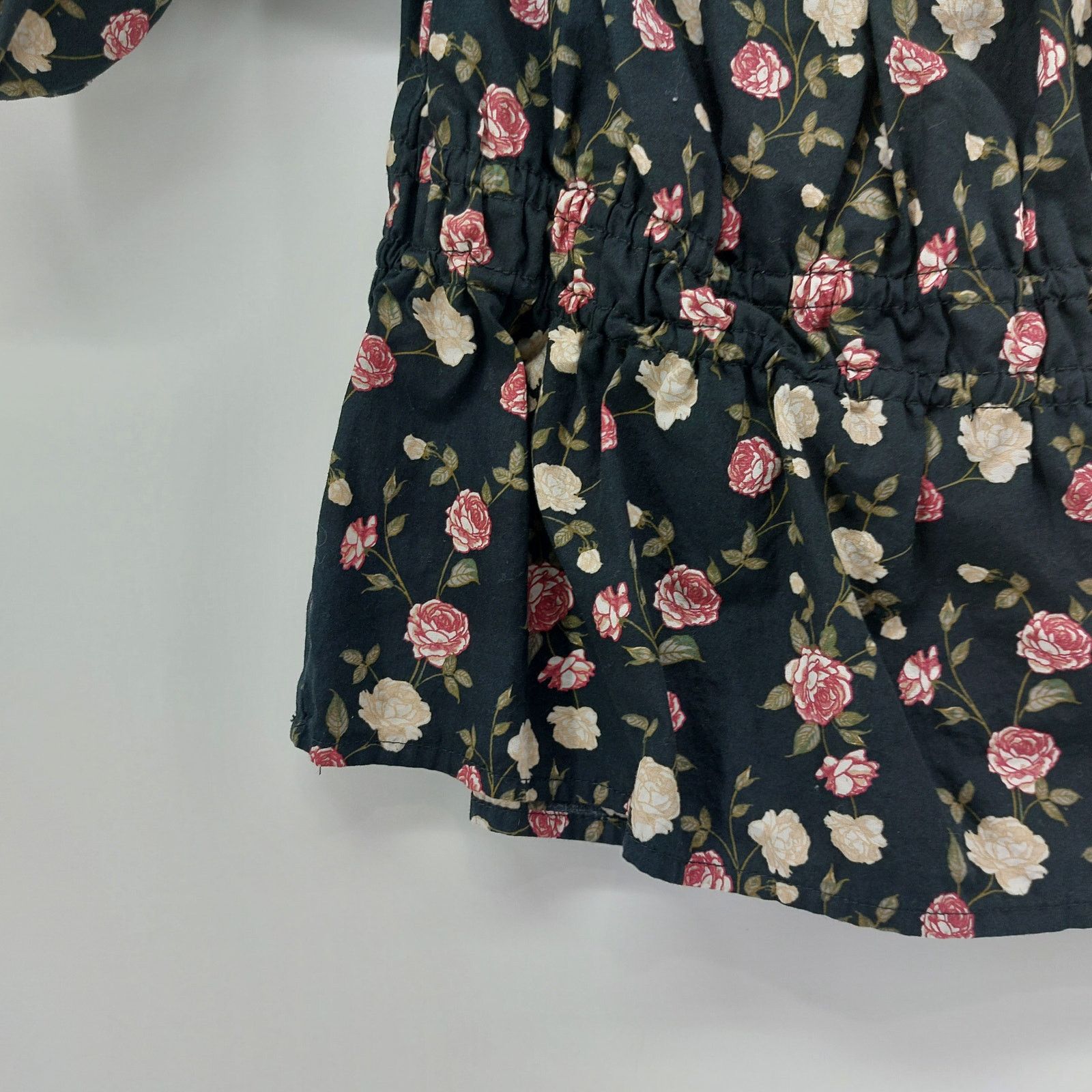 Other Celebrity Pink Floral Puff Sleeve Black Top Smocked Size L Size L / US 10 / IT 46 - 7 Thumbnail