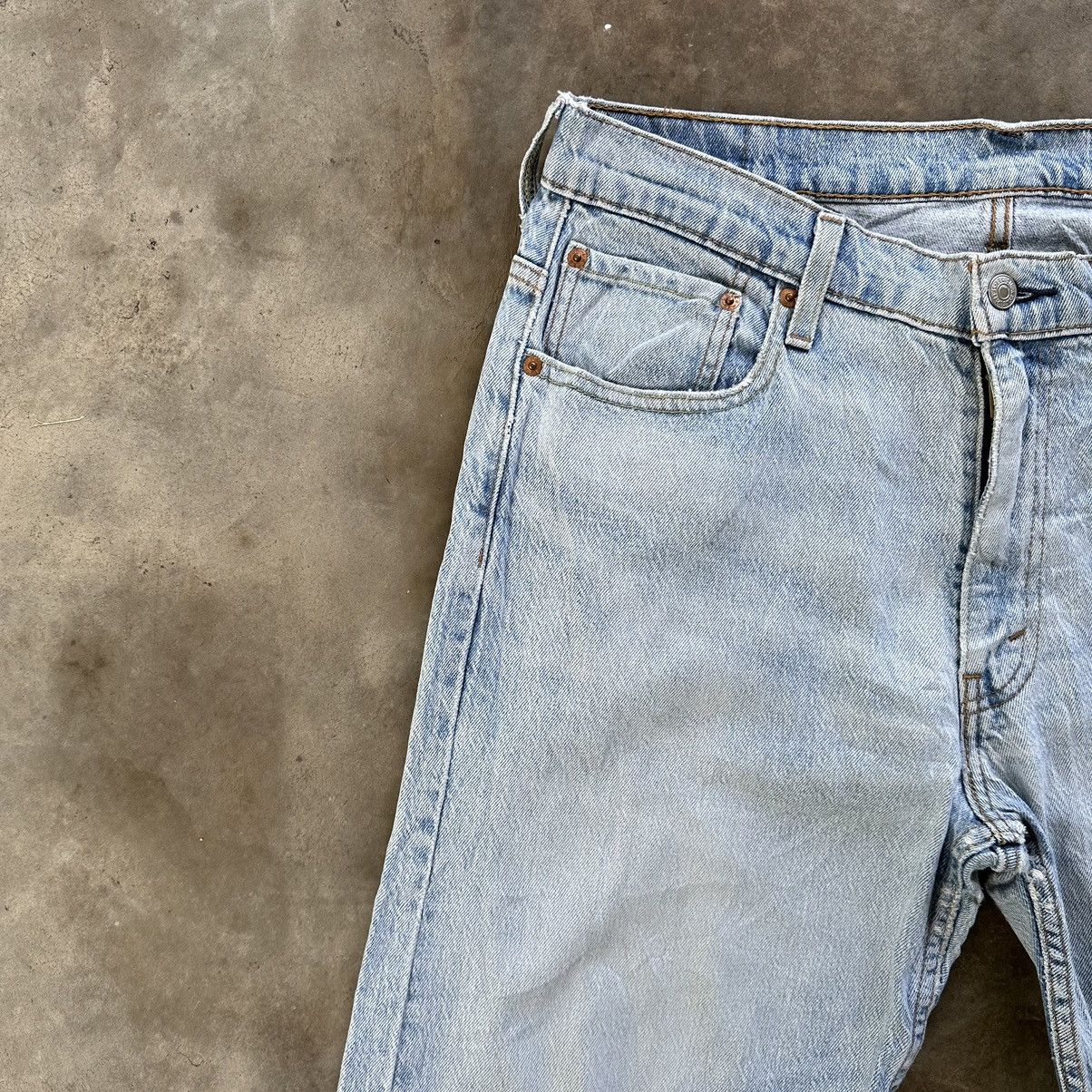 Levi's Vintage Levi’s 569 Lightwash Denim Jean Sick Pant W36 Size US 34 / EU 50 - 4 Thumbnail