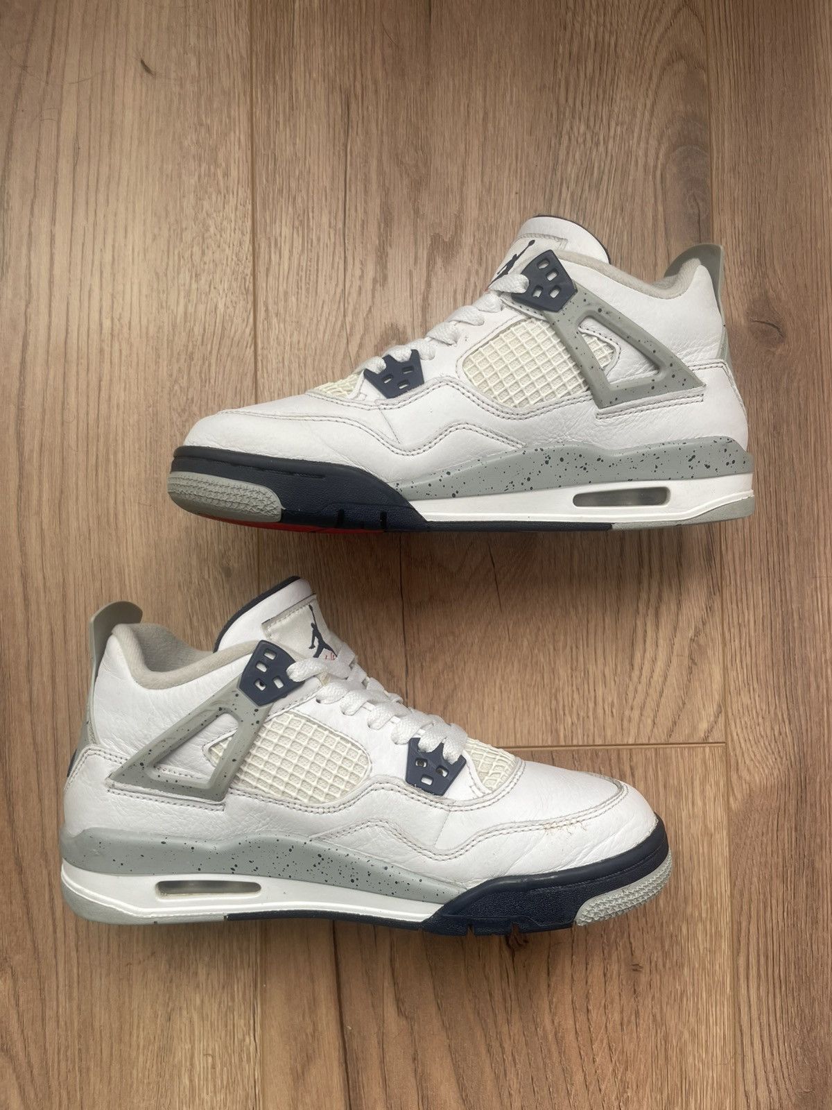Jordan Brand Jordan 4 White Midnight Navy Size US 6.5 / EU 39-40 - 2 Thumbnail