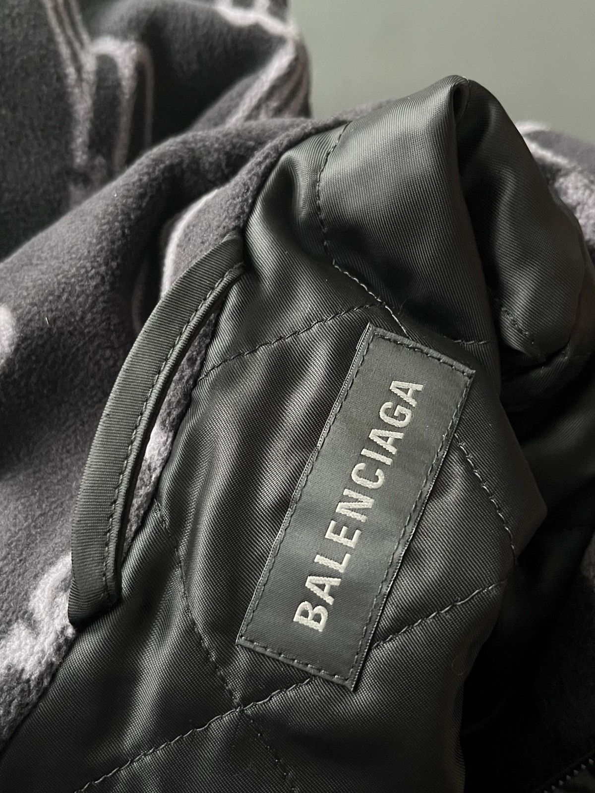 Balenciaga Super Runway Balenciaga Oversized Monogram Coat Brand New Size US XXL / EU 58 / 5 - 13 Thumbnail