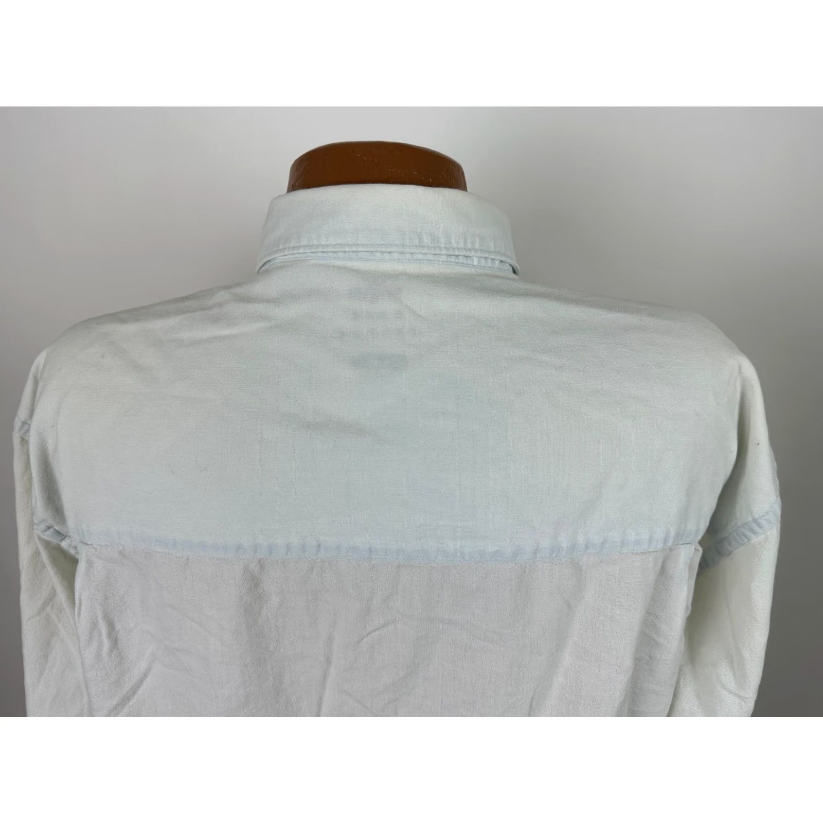 Vintage VINTAGE East Island Chambray Shirt Men L Oversized Blue 90s Beach Grunge Lightweight Cotton Shirt Mens Large Blue 90s Inspired Size US L / EU 52-54 / 3 - 7 Thumbnail