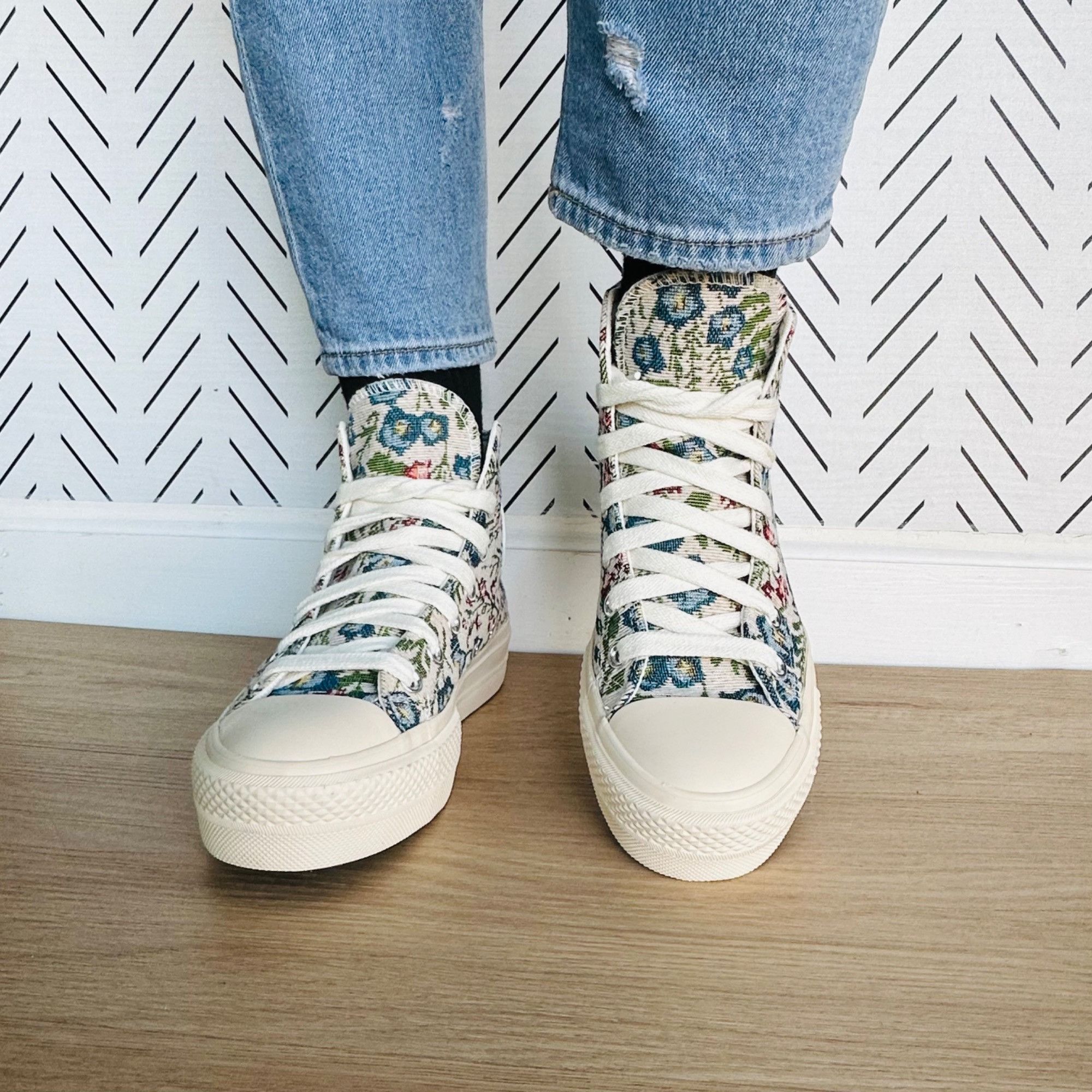 Converse ⭐Converse Chuck Taylor Lift Hi 9.5 Women Shoes Sneakers Flor Size US 9.5 / IT 39.5 - 4 Thumbnail