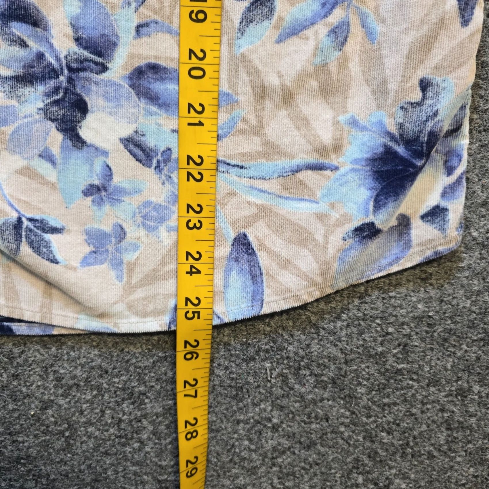 Tommy Bahama Tommy Bahama Button-Up Top Womens Size L Tan Blue Floral Corduroy Casual Shirt Cap sleeve Corduroy Button-Up Capsule Size L / US 10 / IT 46 - 6 Thumbnail