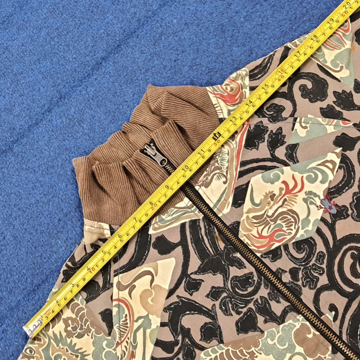 Japanese Brand Vintage In Good Light Japan Dragon Reversible Jacket C288N21 Size US XS / EU 42 / 0 - 12 Thumbnail
