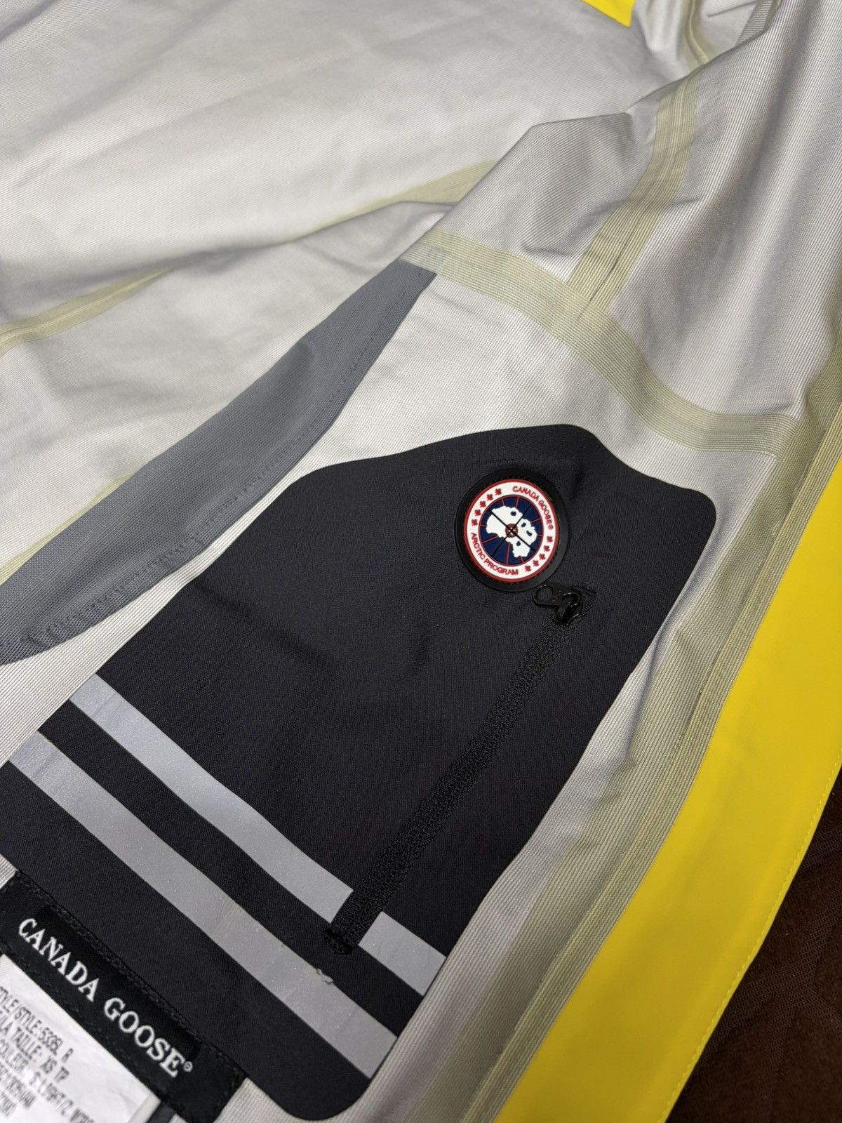 Canada Goose CANADA GOOSE CANYON SHELL RAIN JACKET for FEMME Size S / US 4 / IT 40 - 10 Thumbnail