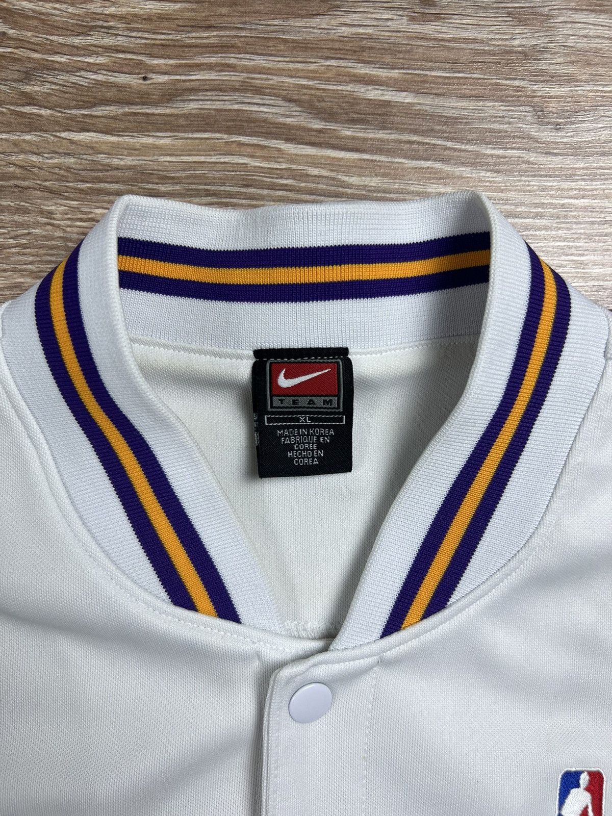 Designer × NBA × Vintage 🏀 90’S NIKE LAKERS VINTAGE LOS ANGELES WARM- UP JERSEY TEE Size US XL / EU 56 / 4 - 8 Thumbnail