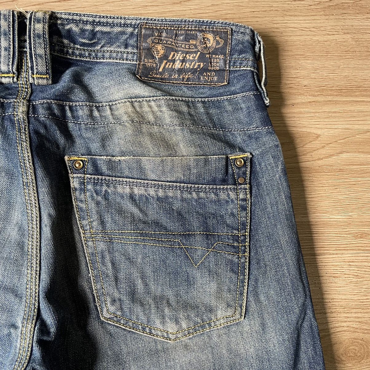 Diesel Vintage Diesel Distressed Straight Cut Faded Mud Wash Denim Size US 32 / EU 48 - 18 Thumbnail