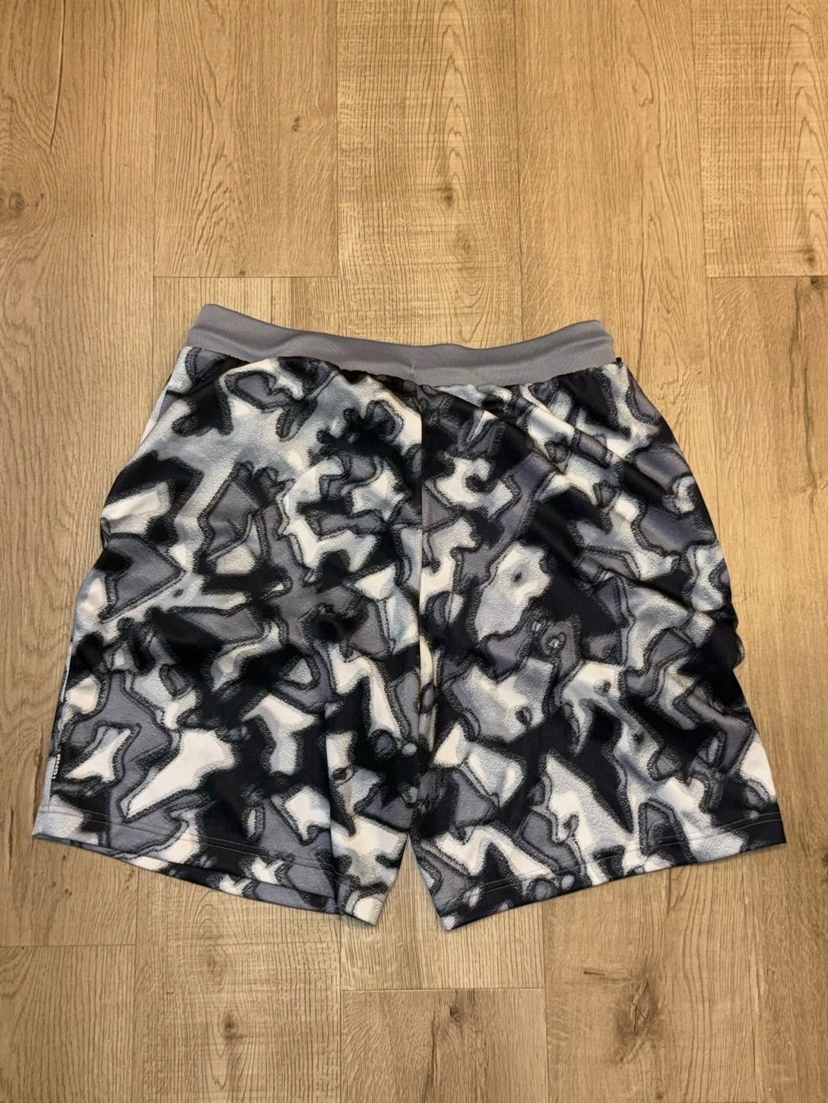 JW Anderson AND1 Cookies and Cream Hoop Shorts Mens LG Y2K Rare 90s 10” Size US 34 / EU 50 - 5 Thumbnail