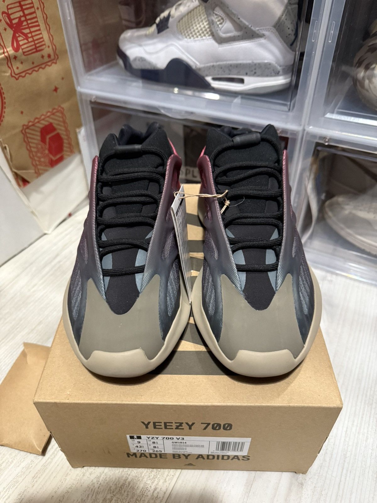 Adidas × Kanye West × Yeezy Adidas Yeezy 700 V3 Fade Carbon Size US 9 / EU 42 - 4 Thumbnail