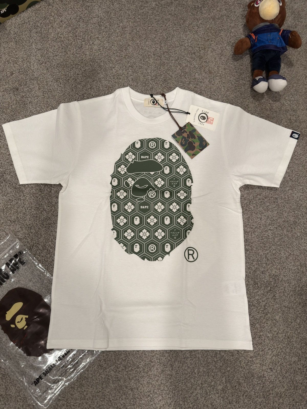 Bape BAPE Japan Exclusive Tee (Harajuku Drop) Size US M / EU 48-50 / 2 - 1 Thumbnail
