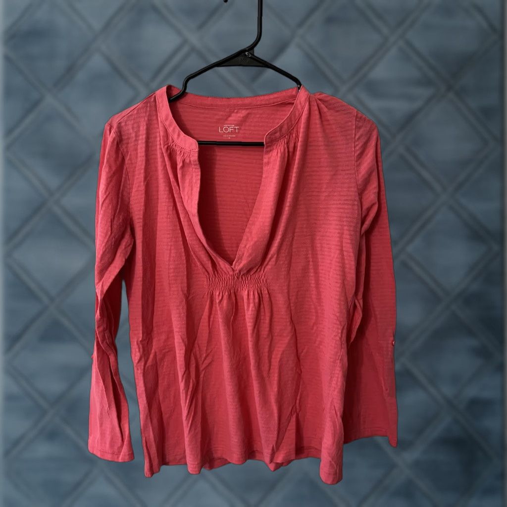 Ann Taylor ANN TAYLOR LOFT Women's Blouse M Long Roll Tab Sleeve V-Neck Pink Solid Size M / US 6-8 / IT 42-44 - 1 Thumbnail