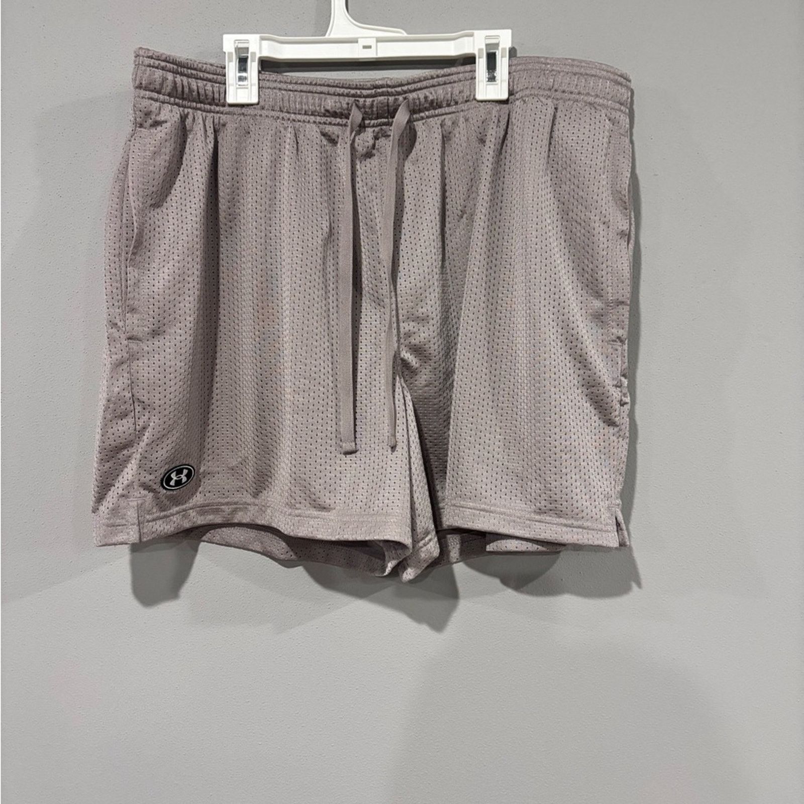 Under Armour Under Armour Men's Athletic Gray Shorts XXL Size US 38 / EU 54 - 1 Thumbnail