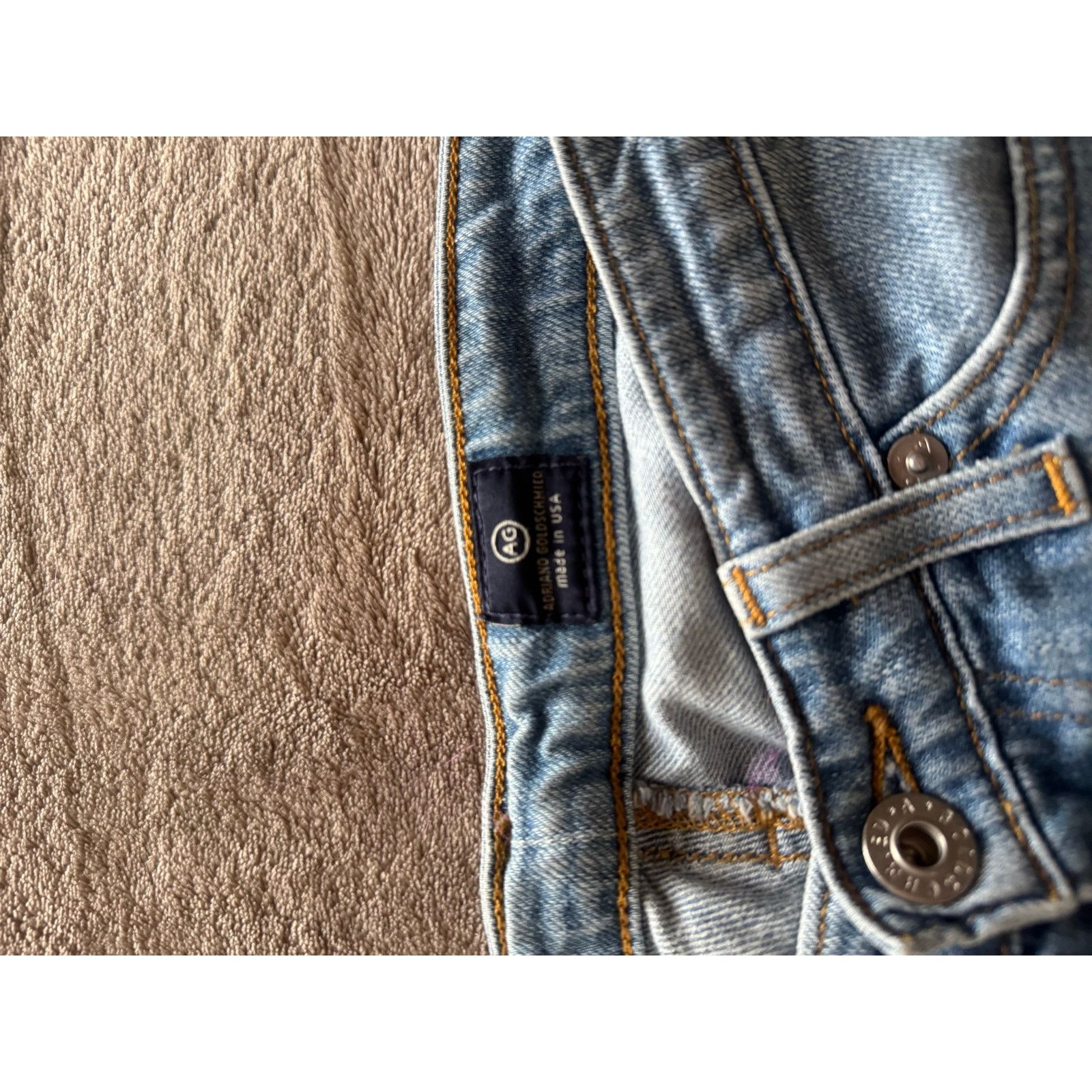 AG Adriano Goldschmied Adriano Goldschmied Light Wash Denim Capri Shorts Low Rise Size 27" / US 4 / IT 40 - 3 Thumbnail
