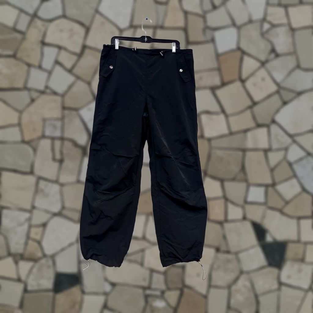 Vintage Halara Black Drawstring Ankle Pants S Womens Regular Nylon Trousers Joggers Pockets 776A Size 28" / US 6 / IT 42 - 1 Thumbnail