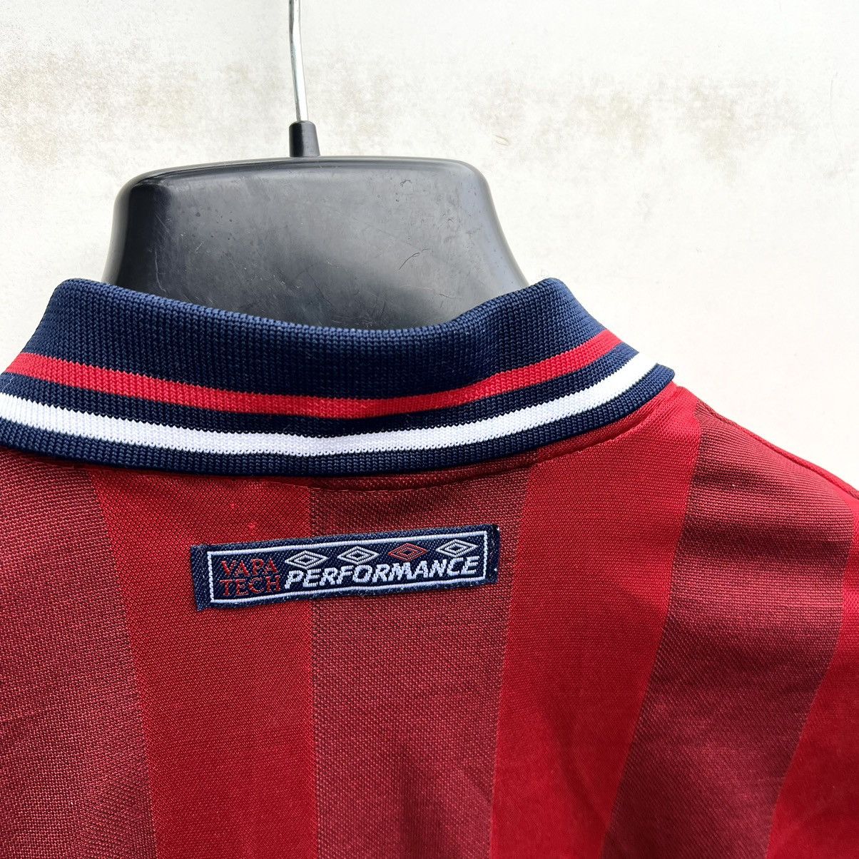 Umbro Umbro England 1997 1998 soccer jersey football shirt Size US XL / EU 56 / 4 - 10 Thumbnail