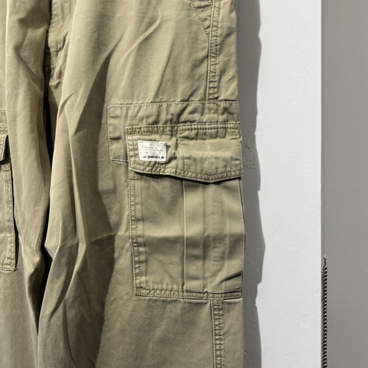 Levi's Vintage Y2K Levi's Wide Leg Baggy Cargo Pants Size US 36 / EU 52 - 5 Thumbnail