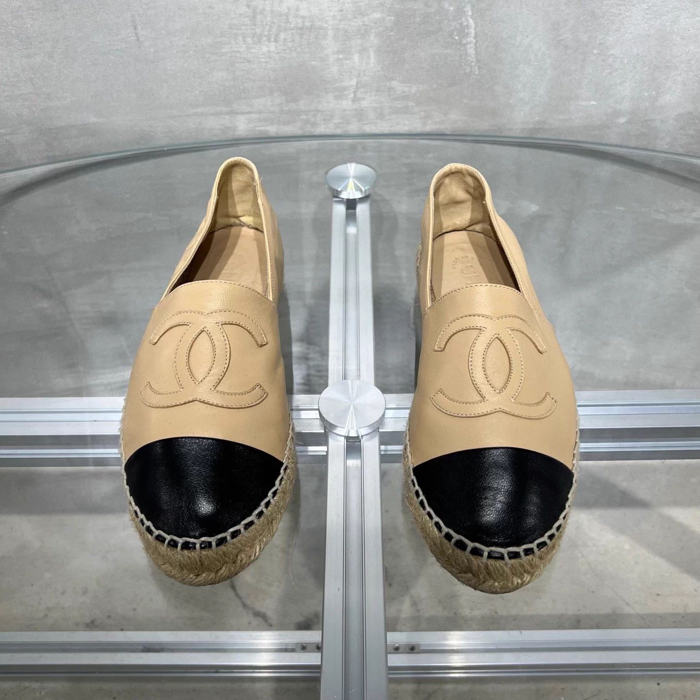 Chanel Chanel beige deck shoes 38 EU Size US 7 / IT 37 - 1 Thumbnail