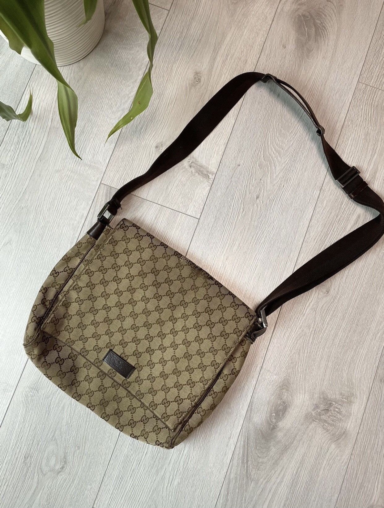 Gucci × Vintage 🔥Gucci vintage Monogram big messenger /shoulder Bag 🔥 Size ONE SIZE - 1 Thumbnail