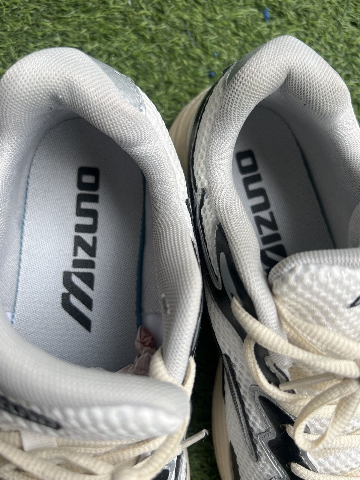 Mizuno 💥Mizuno Racer S Silver Black Size US 10.5 / EU 43-44 - 7 Thumbnail