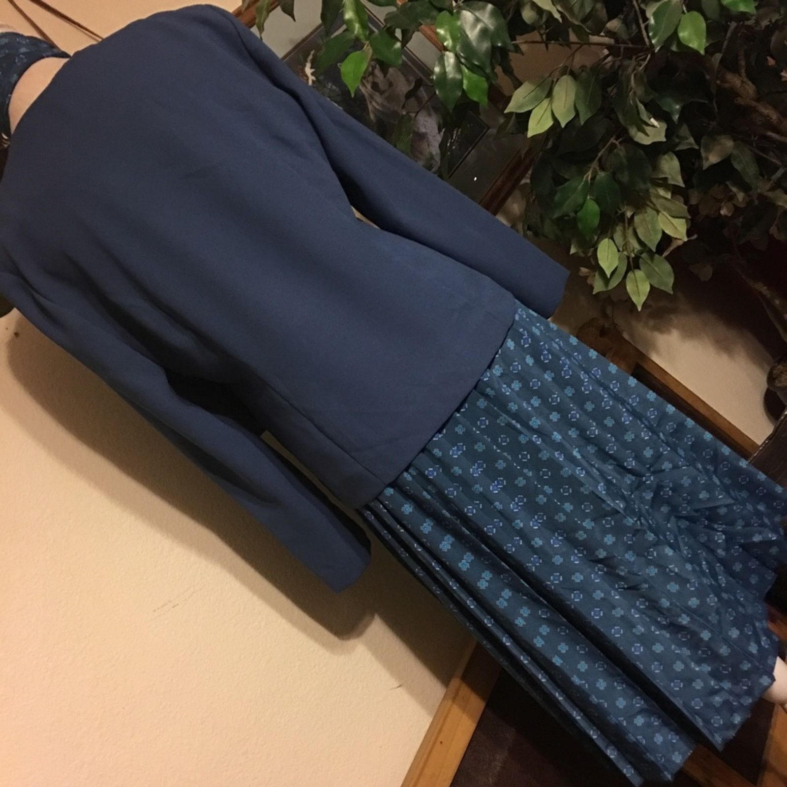 Vintage Vintage Leslie Fay slate blue skirt set with scarf Size M / US 6-8 / IT 42-44 - 3 Thumbnail