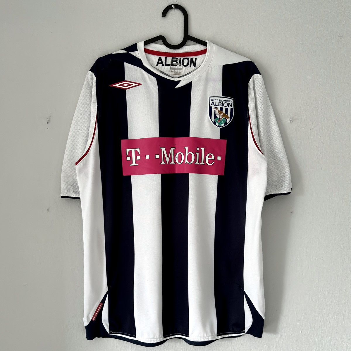 Umbro × Vintage 2006 2007 West Bromwich Umbro Vintage Home Kit Soccer Jersey Size US M / EU 48-50 / 2 - 2 Thumbnail