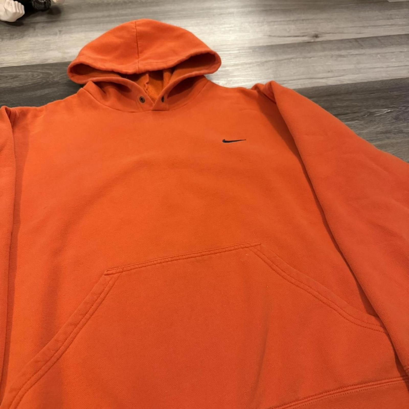 Nike Vintage Nike swoosh hoodie orange 00s L/XL boxy cropped Size US XL / EU 56 / 4 - 3 Thumbnail