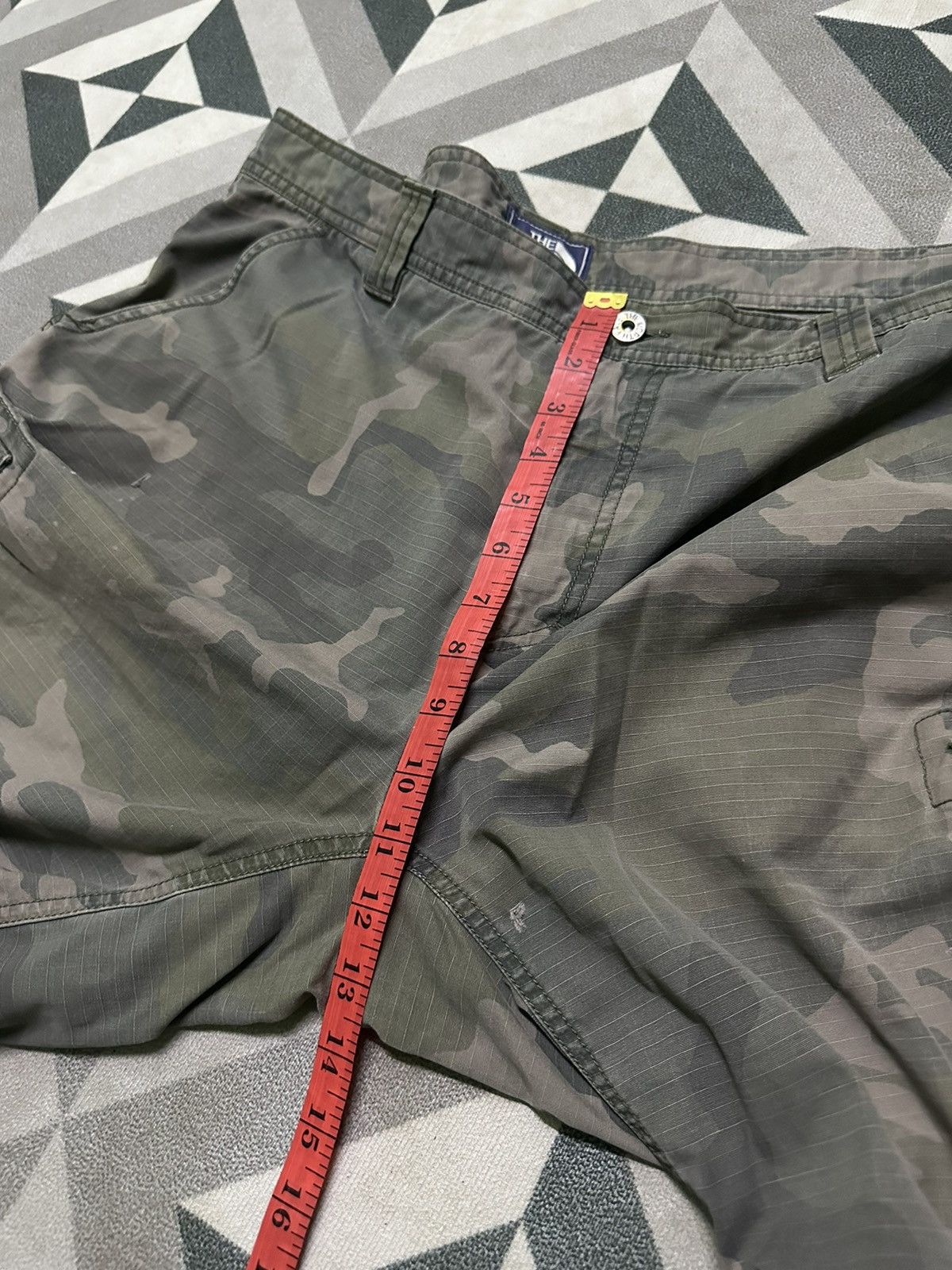 The North Face The north face camo cargo short pants Size US 34 / EU 50 - 11 Thumbnail