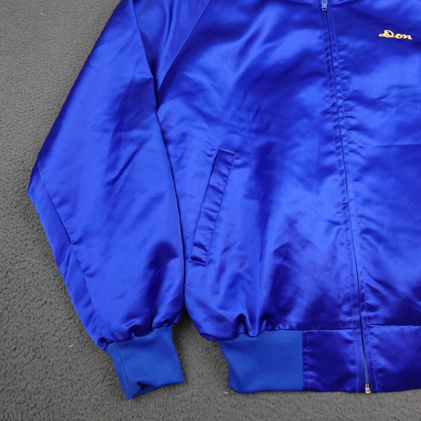 Vintage VINTAGE Korea Souvenir Jacket Mens Large Blue Satin Embroidered Zip Bomber Don Size US L / EU 52-54 / 3 - 4 Thumbnail