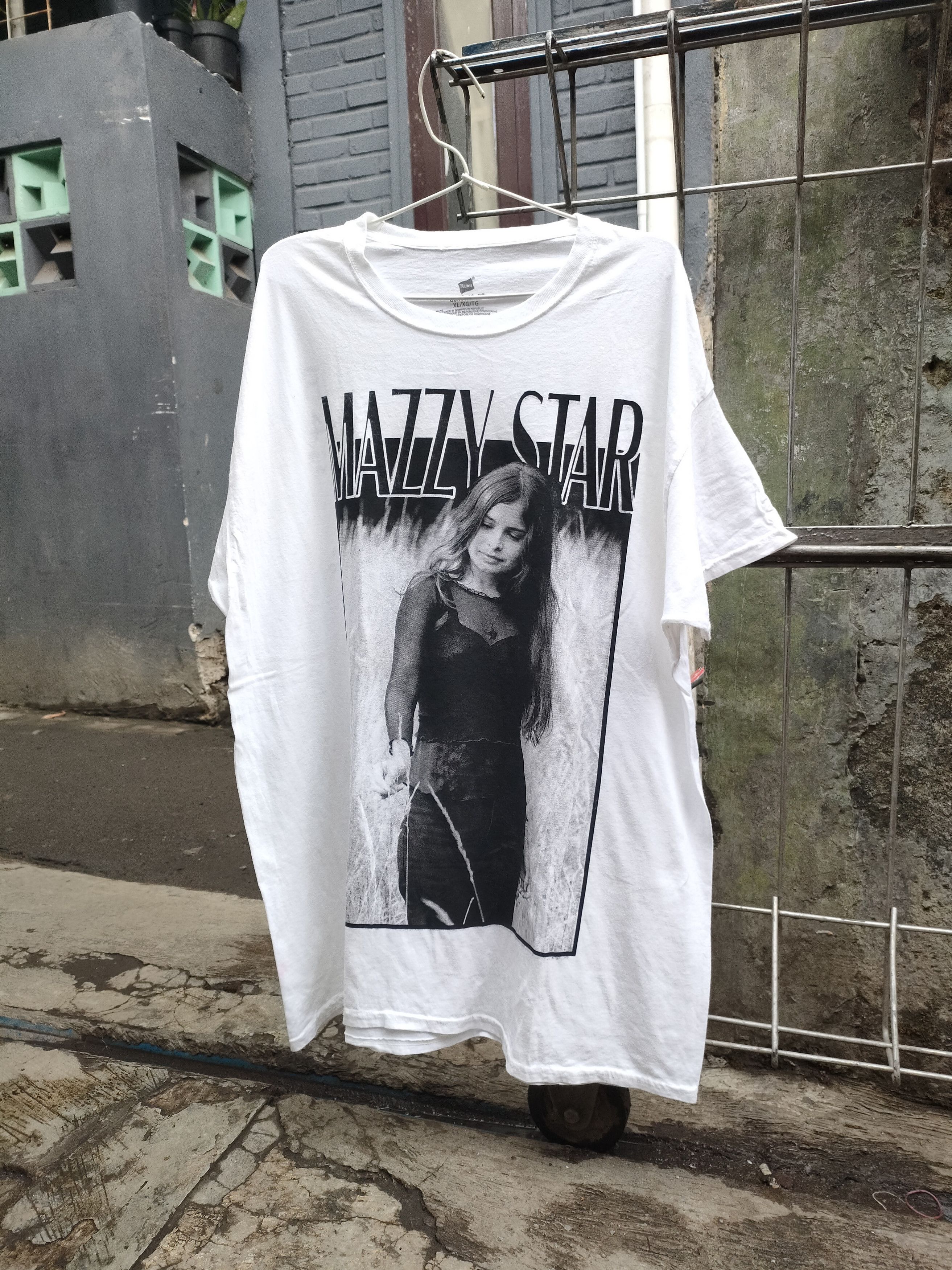 image of Mazzy Star - Tour 1994 Bootleg in White, Men's (Size XL)