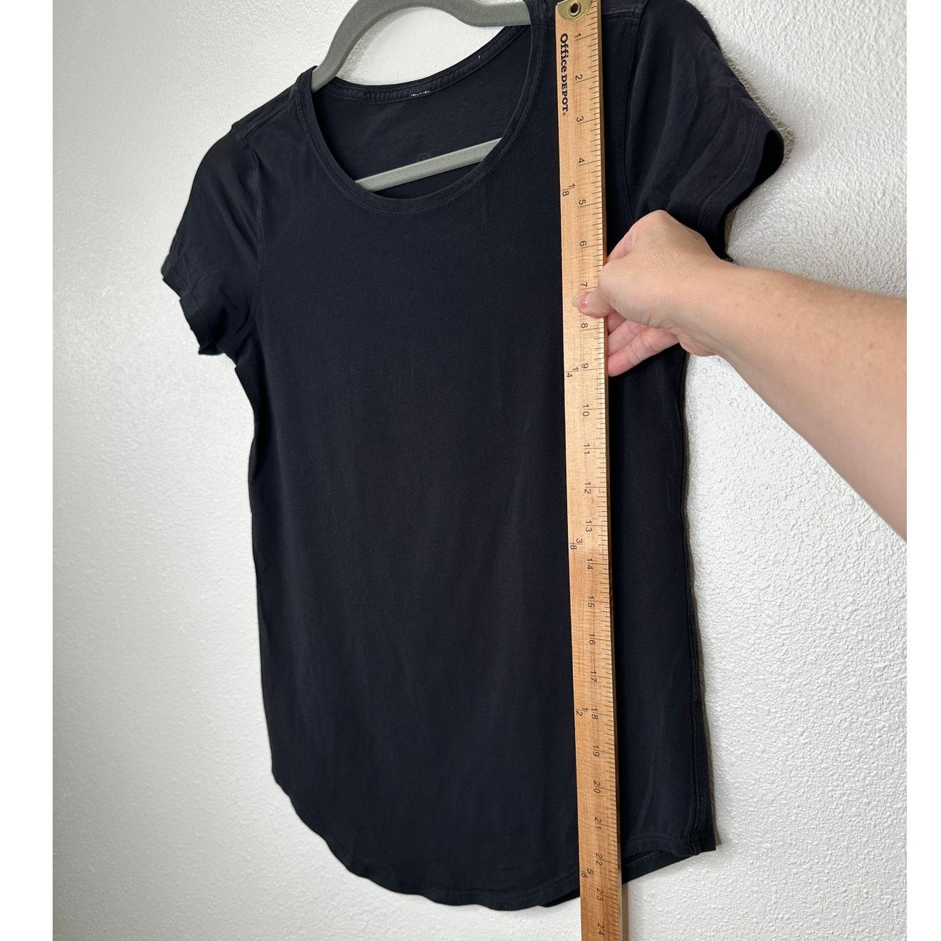 Lululemon Lululemon Black Round Neck Short Sleeve Tee Shirt 6 Size M / US 6-8 / IT 42-44 - 7 Thumbnail