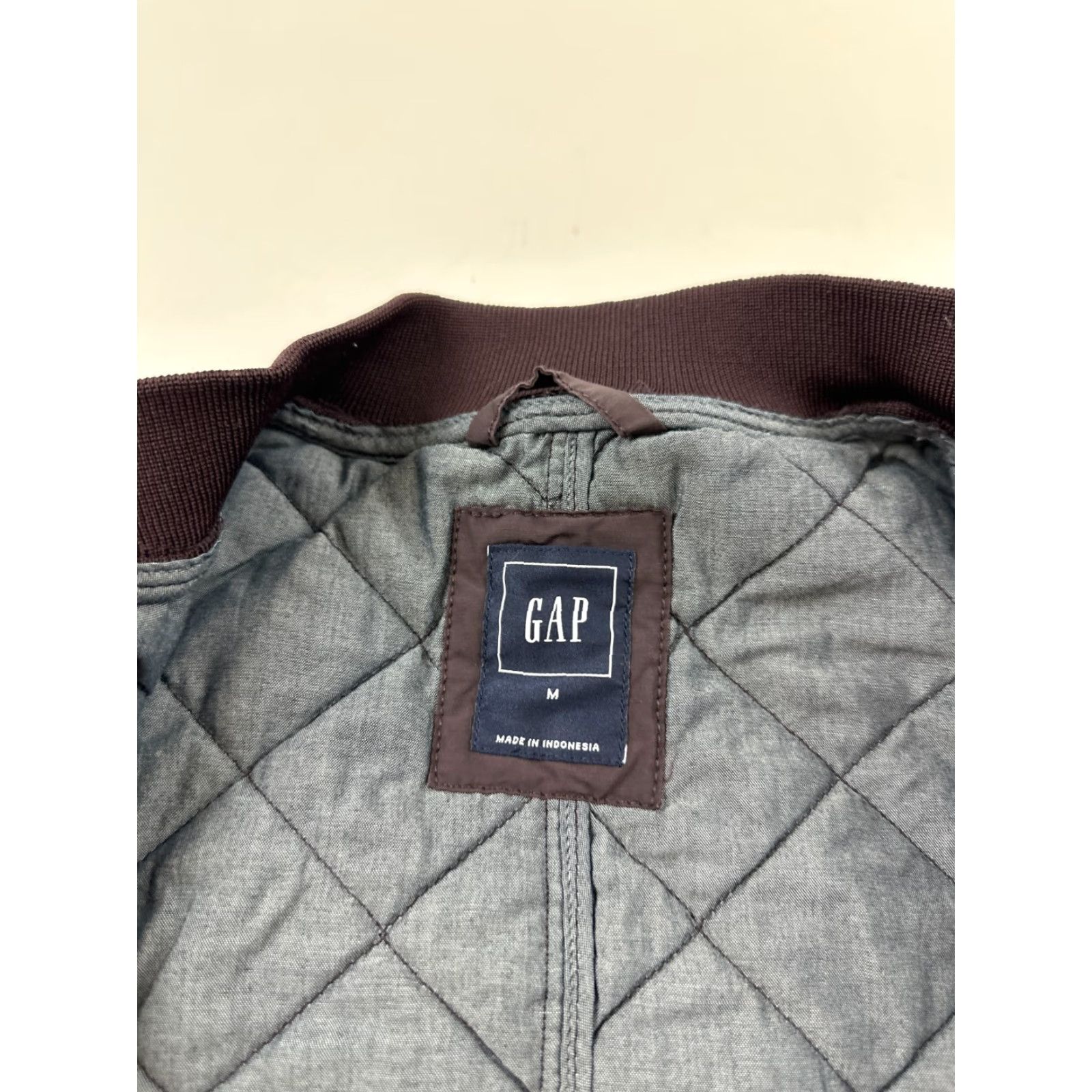 Gap Gap Bomber Jacket Womens M Purple Zip Pocket Quilted Lightweight Full Zip Snap Front Regular Fit, Casual Outdoor Season Fall Winter - N/A Size M / US 6-8 / IT 42-44 - 5 Thumbnail
