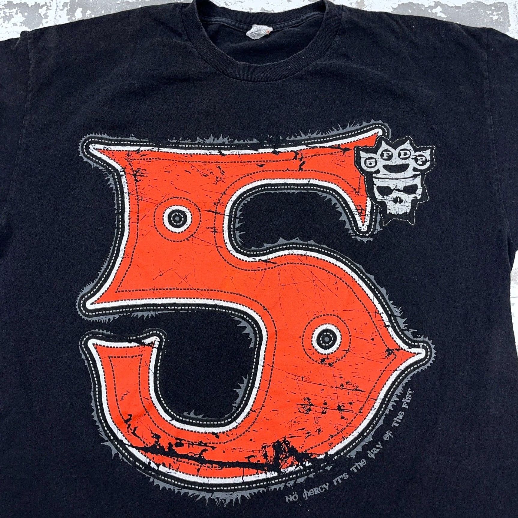 AAA VINTAGE 5 FINGER DEATH PUNCH SHIRT Men XL Black Tee Tour Band Pit Crew Mercy Y2K Size US XL / EU 56 / 4 - 3 Thumbnail